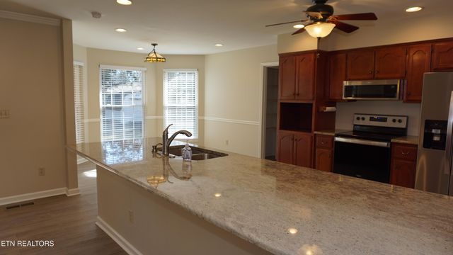 867 Westgate Drive, Alcoa, TN 37701