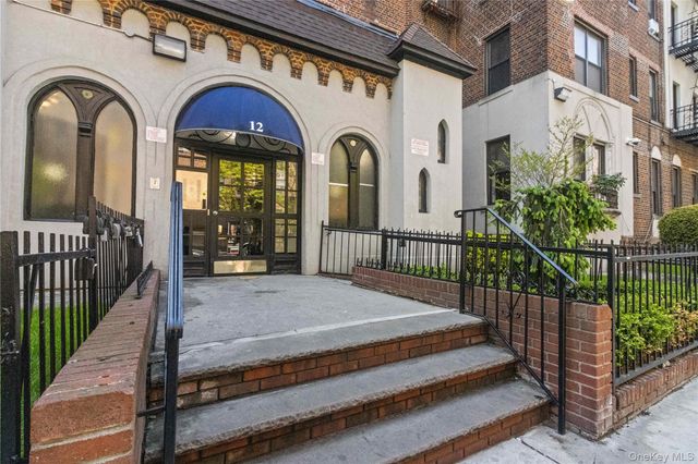 12 Crown Street A5, Brooklyn, NY 11225