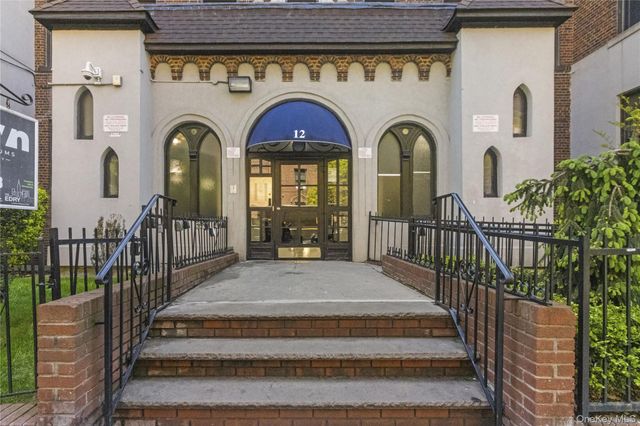 12 Crown Street A5, Brooklyn, NY 11225