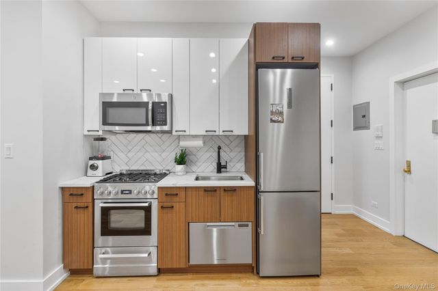 12 Crown Street A5, Brooklyn, NY 11225
