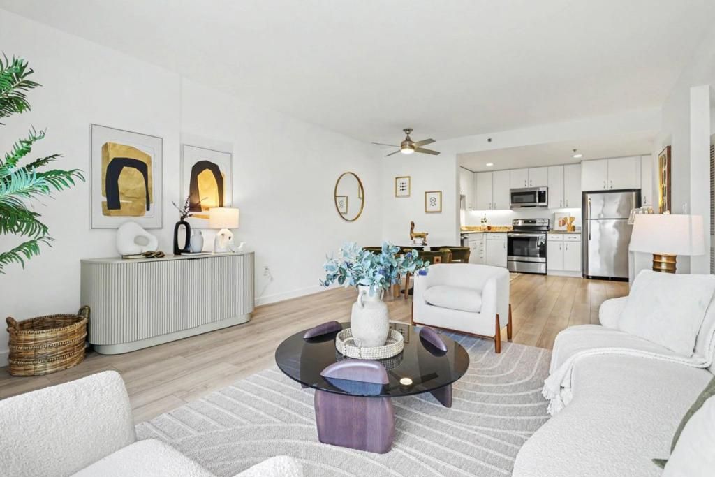 Image 2 of property listing at 260 King Street 555, San Francisco, CA 94107