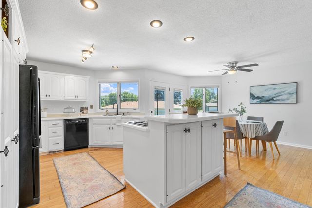 6540 Zealand Avenue N, Brooklyn Park, MN 55428