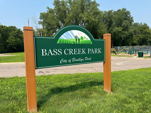 6540 Zealand Avenue N, Brooklyn Park, MN 55428
