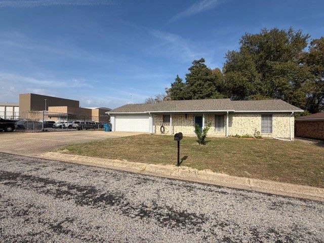 108 Brenda Drive, Mt Pleasant, TX 75455
