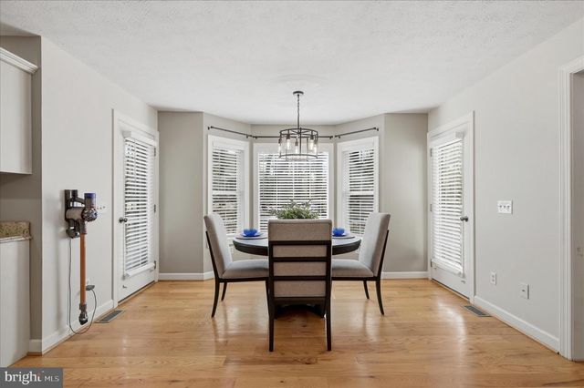 107 LAKE SHORE DR, Cross Junction, VA 22625