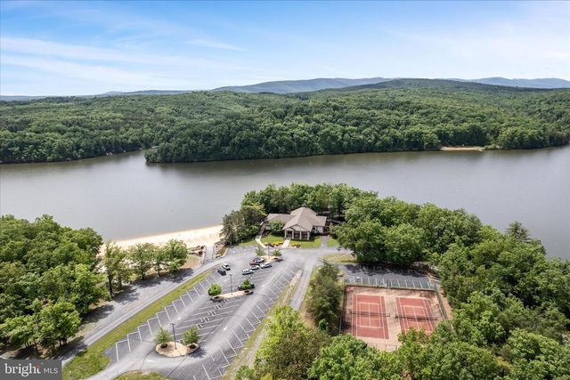 107 LAKE SHORE DR, Cross Junction, VA 22625