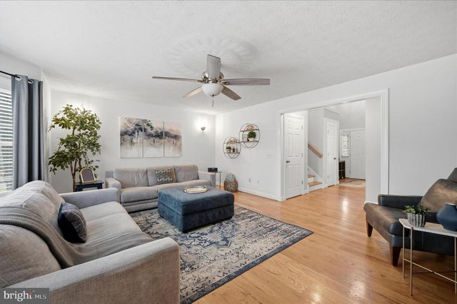 107 LAKE SHORE DR, Cross Junction, VA 22625