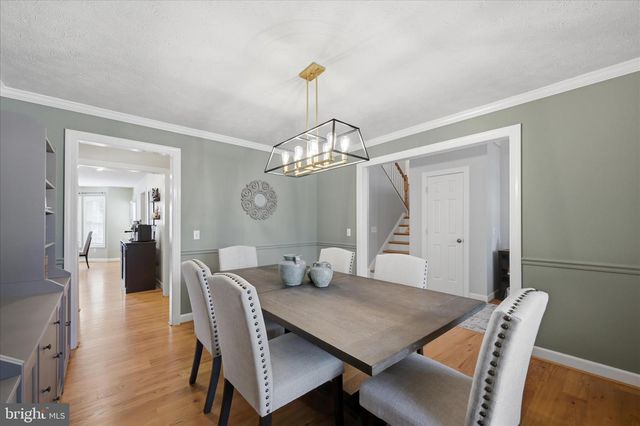 107 LAKE SHORE DR, Cross Junction, VA 22625