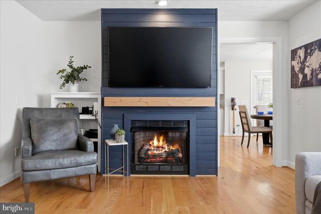 107 LAKE SHORE DR, Cross Junction, VA 22625