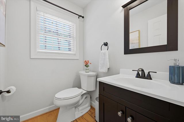 107 LAKE SHORE DR, Cross Junction, VA 22625