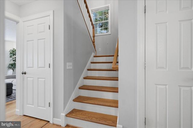 107 LAKE SHORE DR, Cross Junction, VA 22625