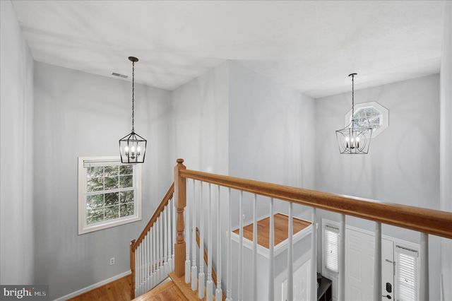107 LAKE SHORE DR, Cross Junction, VA 22625