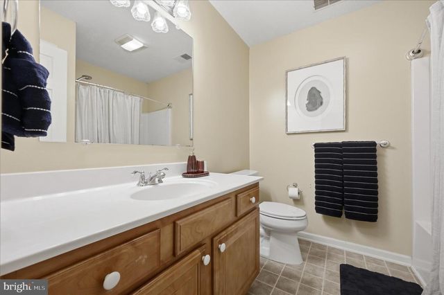107 LAKE SHORE DR, Cross Junction, VA 22625