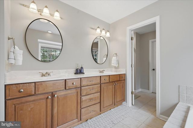 107 LAKE SHORE DR, Cross Junction, VA 22625