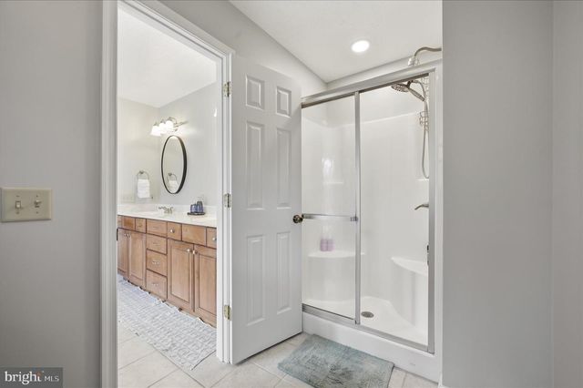 107 LAKE SHORE DR, Cross Junction, VA 22625