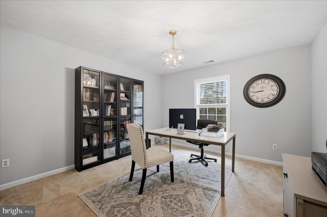 107 LAKE SHORE DR, Cross Junction, VA 22625