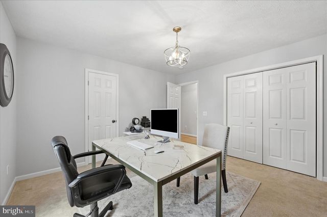107 LAKE SHORE DR, Cross Junction, VA 22625