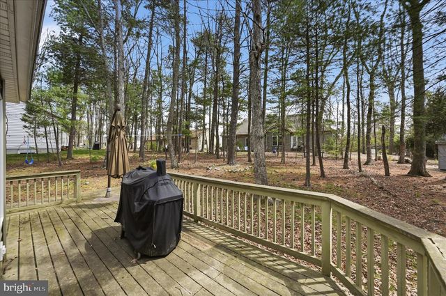 107 LAKE SHORE DR, Cross Junction, VA 22625