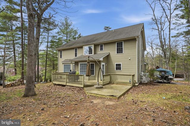 107 LAKE SHORE DR, Cross Junction, VA 22625