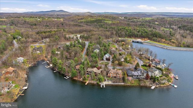 107 LAKE SHORE DR, Cross Junction, VA 22625