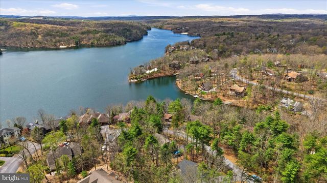 107 LAKE SHORE DR, Cross Junction, VA 22625