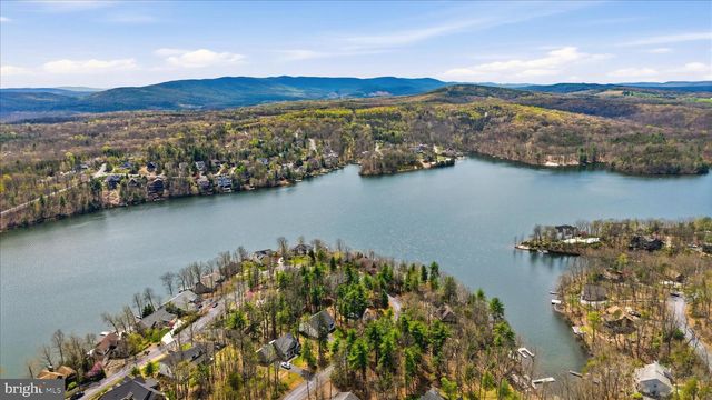107 LAKE SHORE DR, Cross Junction, VA 22625