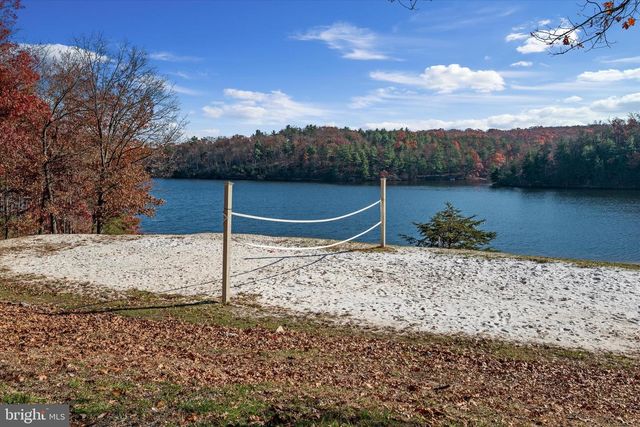 107 LAKE SHORE DR, Cross Junction, VA 22625