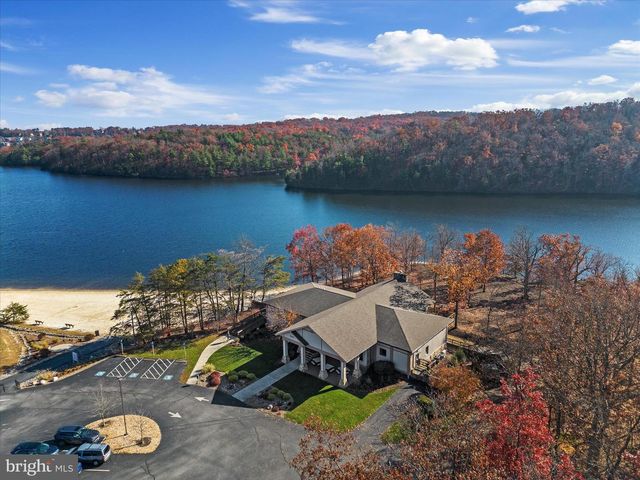 107 LAKE SHORE DR, Cross Junction, VA 22625