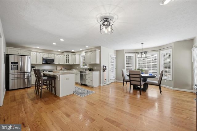 107 LAKE SHORE DR, Cross Junction, VA 22625