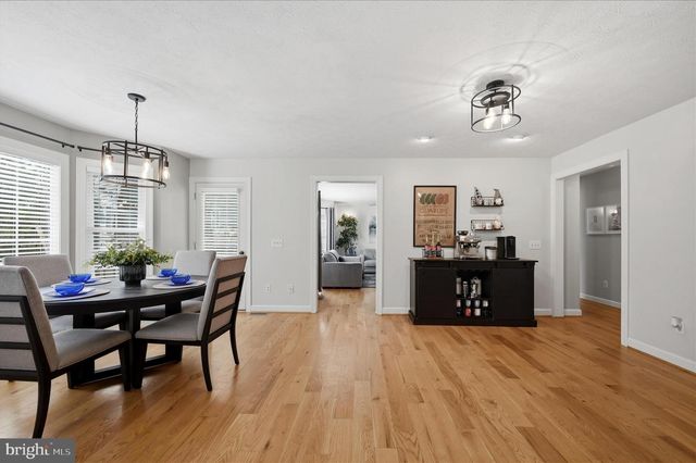 107 LAKE SHORE DR, Cross Junction, VA 22625