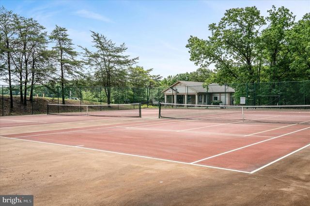 107 LAKE SHORE DR, Cross Junction, VA 22625