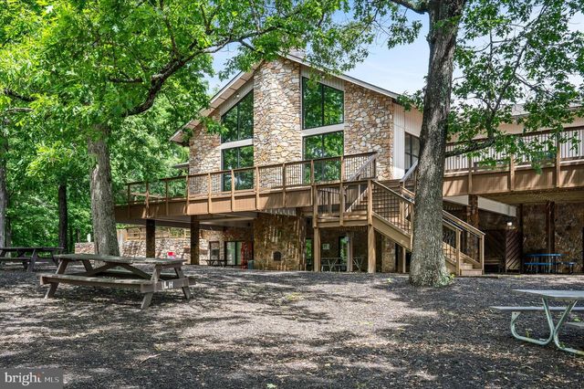 107 LAKE SHORE DR, Cross Junction, VA 22625