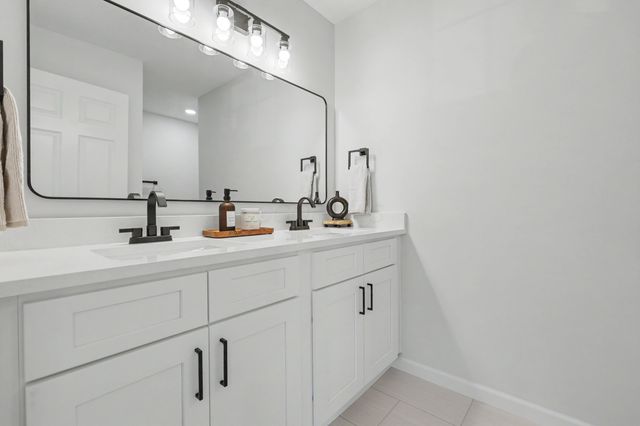 18 S Williams Street, Newark, OH 43055