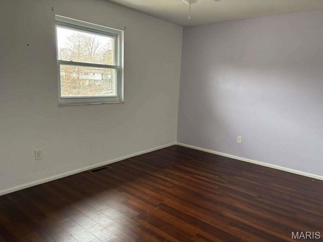 10395 Forest Brook Lane E, Creve Coeur, MO 63146