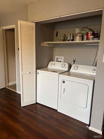 10395 Forest Brook Lane E, Creve Coeur, MO 63146