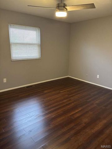 10395 Forest Brook Lane E, Creve Coeur, MO 63146