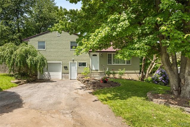 12 Shady Lane, Camillus, NY 13219