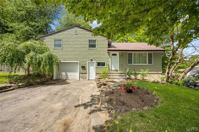 12 Shady Lane, Camillus, NY 13219