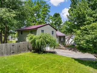 12 Shady Lane, Camillus, NY 13219