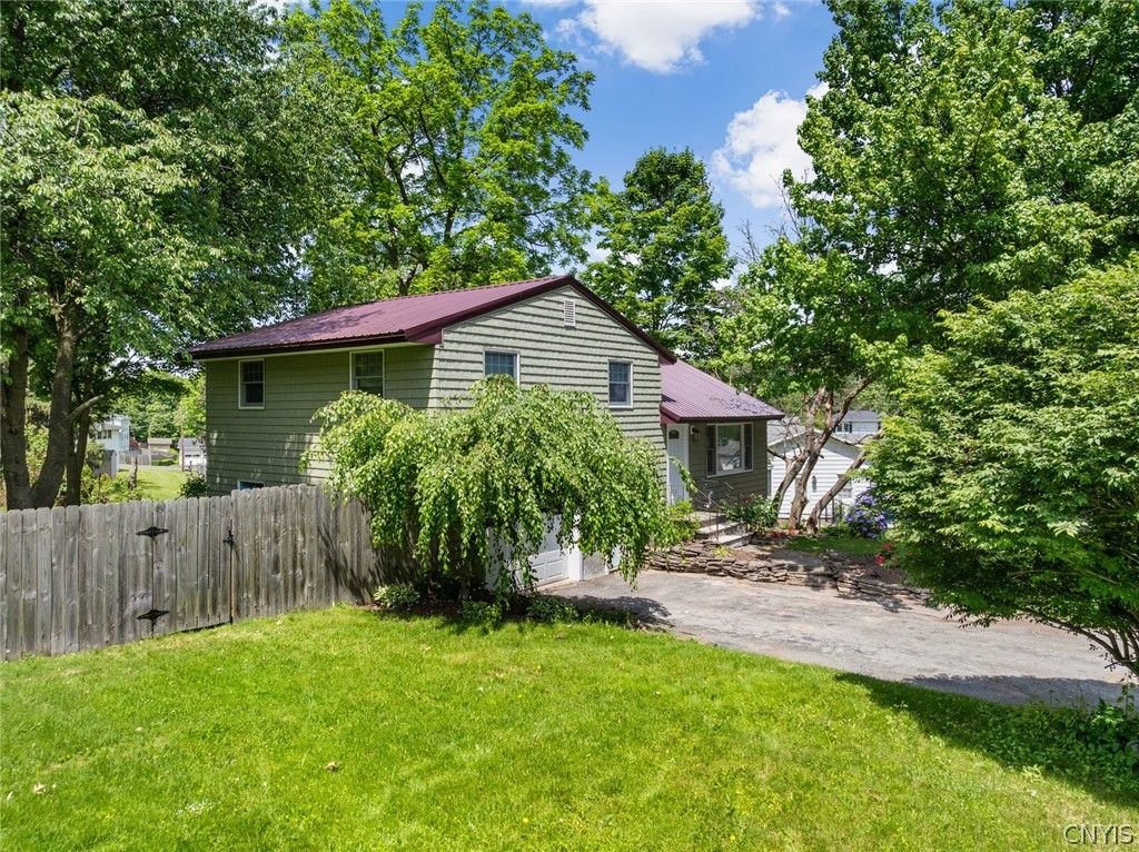 12 Shady Lane, Camillus, NY 13219