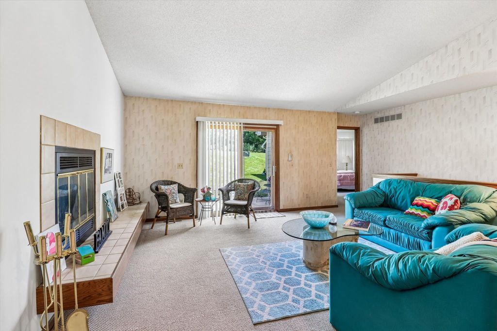 8026 Echo Drive, Norwalk, IA 50211