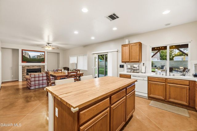 3107 E Avenue K2, Lancaster, CA 93535