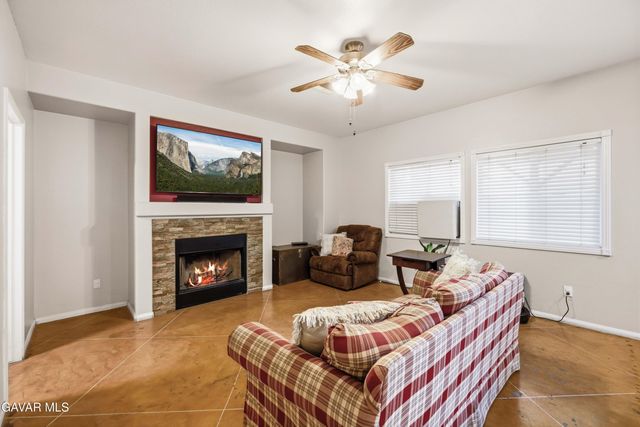 3107 E Avenue K2, Lancaster, CA 93535