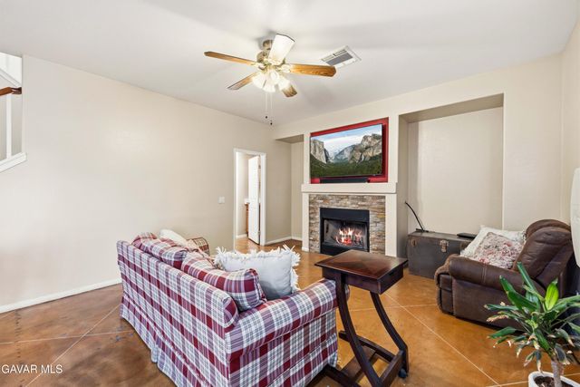 3107 E Avenue K2, Lancaster, CA 93535