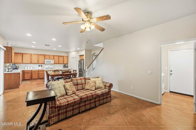 3107 E Avenue K2, Lancaster, CA 93535