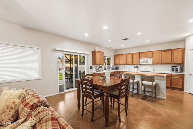 3107 E Avenue K2, Lancaster, CA 93535