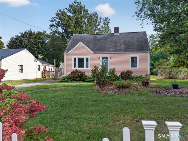 16 Roseleah Drive, Waterford, CT 06385