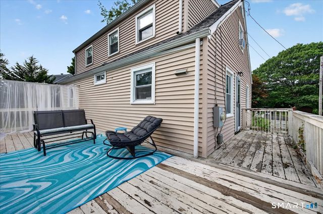 16 Roseleah Drive, Waterford, CT 06385