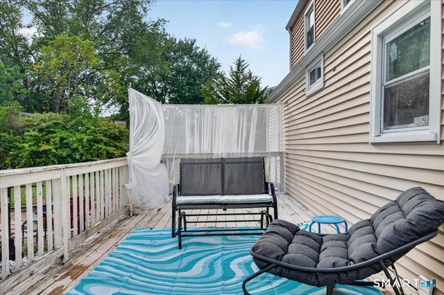 16 Roseleah Drive, Waterford, CT 06385