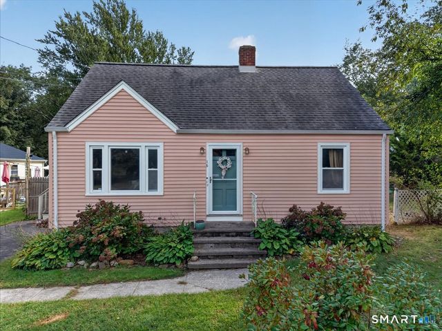 16 Roseleah Drive, Waterford, CT 06385
